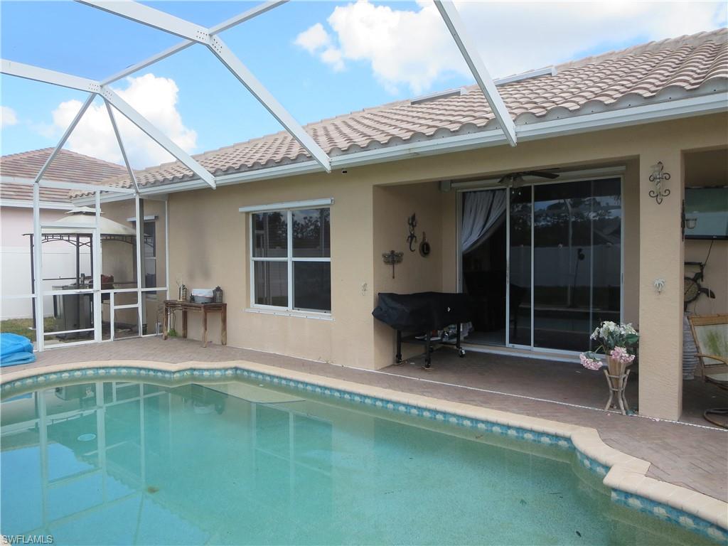 VALENCIA LAKES - Residential