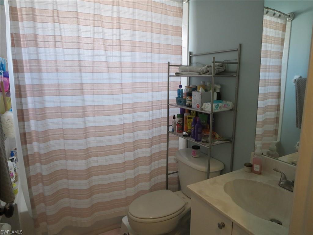 VALENCIA LAKES - Residential