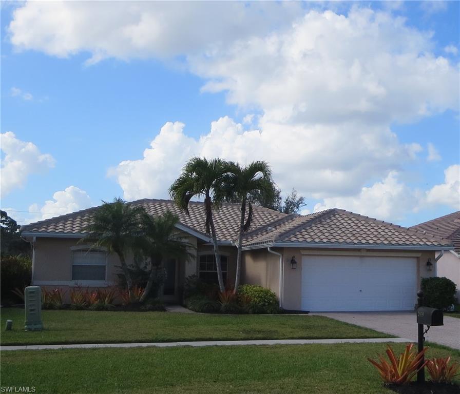 VALENCIA LAKES - Residential