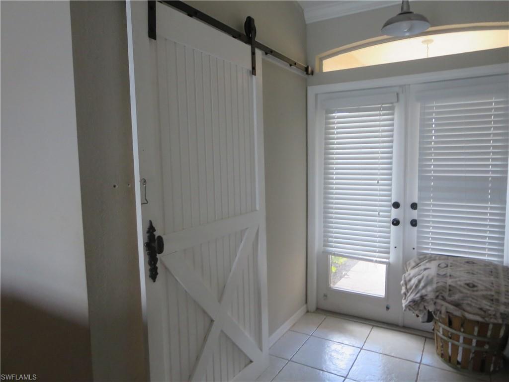 VALENCIA LAKES - Residential