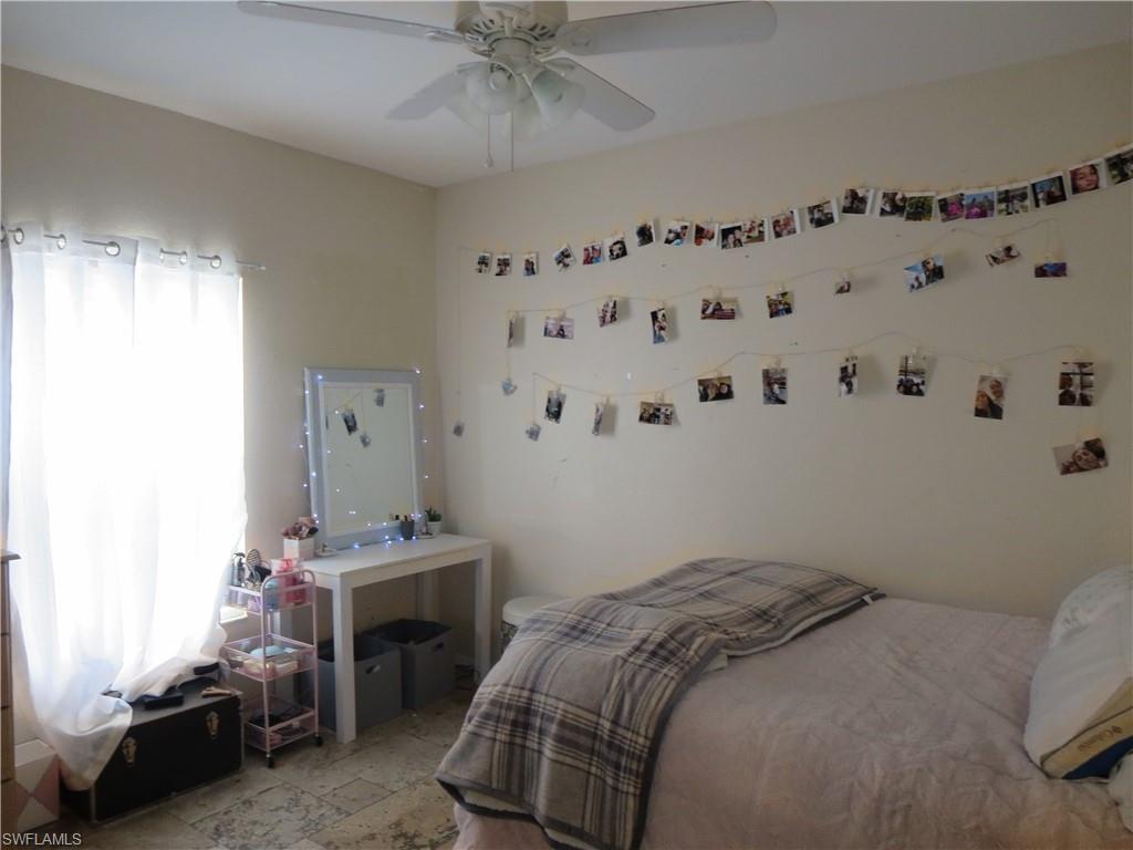 VALENCIA LAKES - Residential