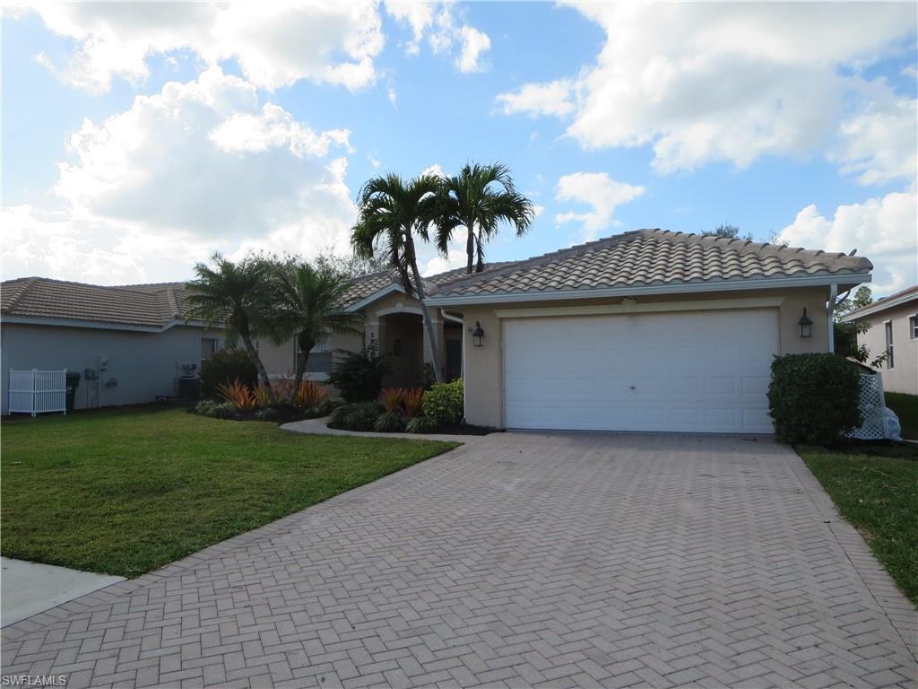 VALENCIA LAKES - Residential