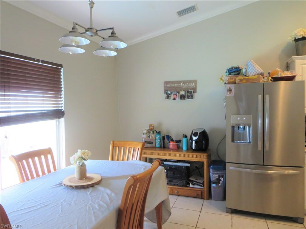 VALENCIA LAKES - Residential