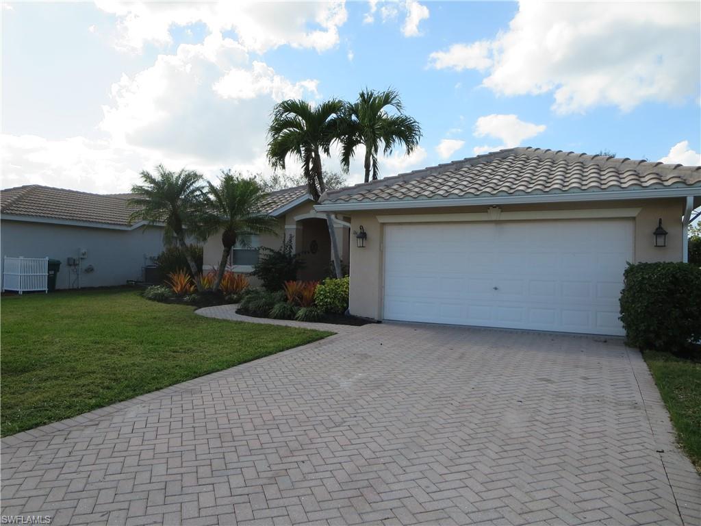 VALENCIA LAKES - Residential