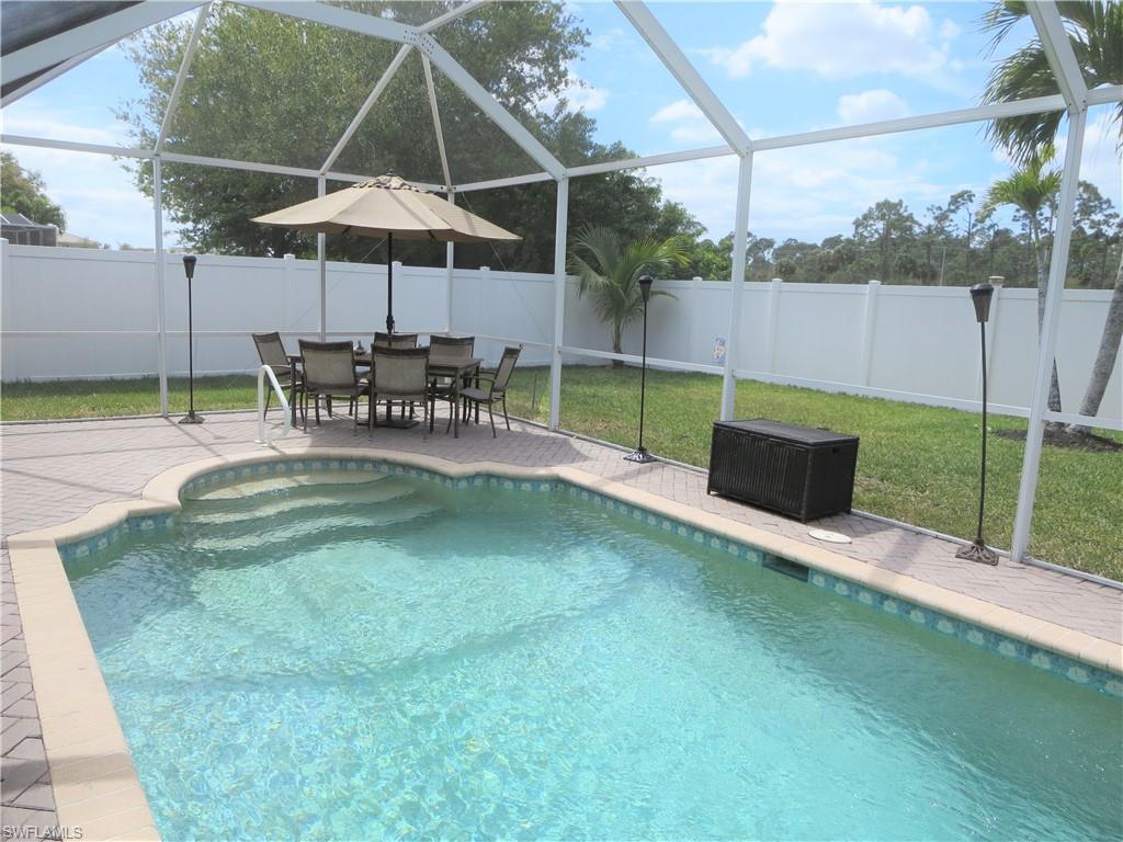 VALENCIA LAKES - Residential