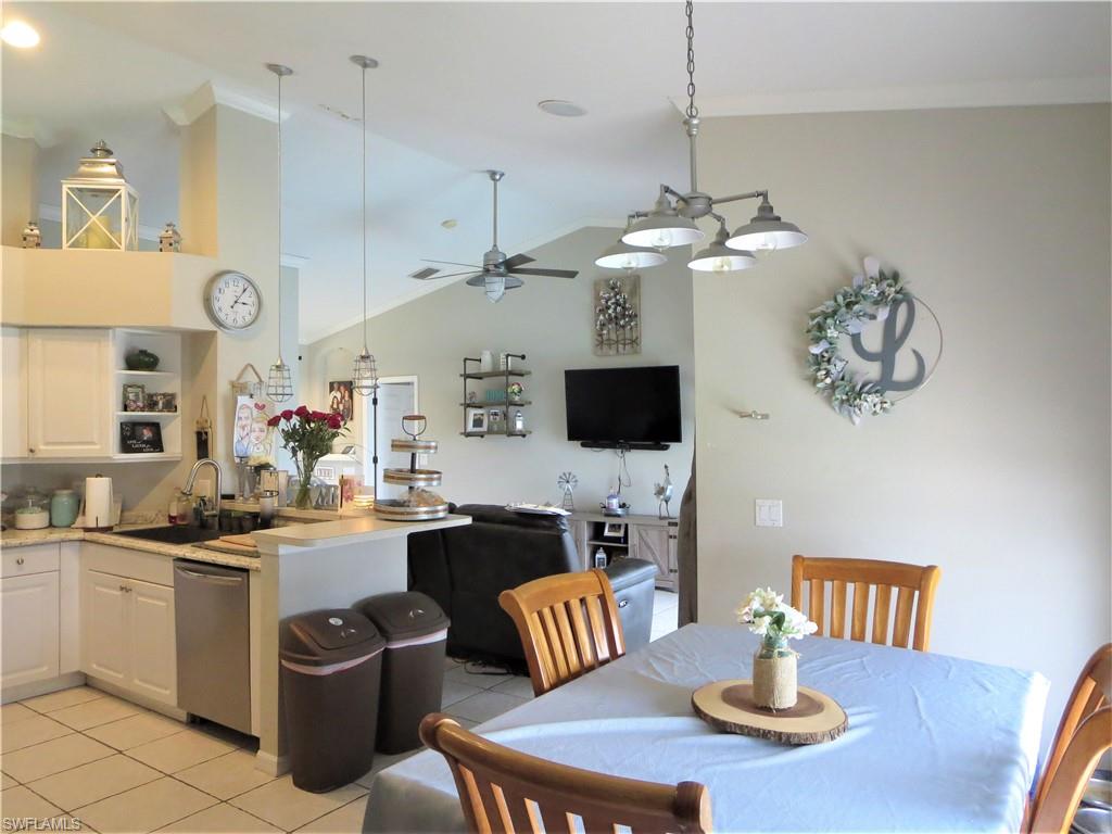 VALENCIA LAKES - Residential