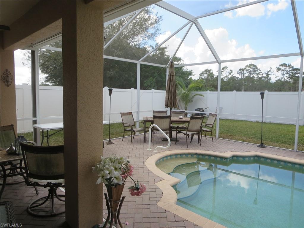 VALENCIA LAKES - Residential