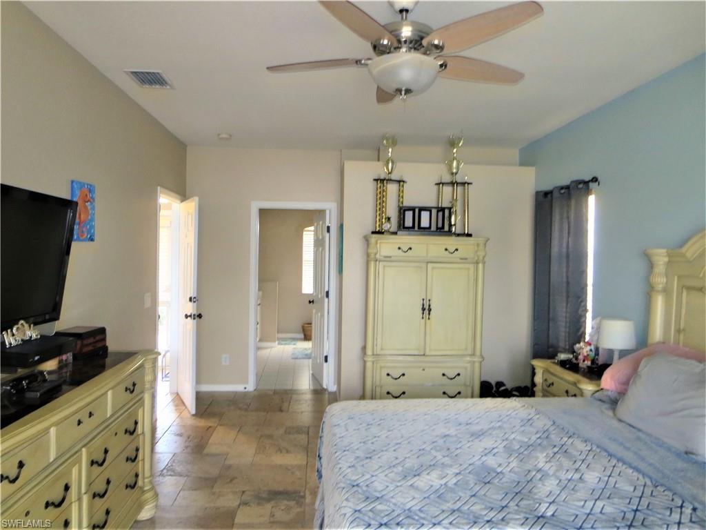 VALENCIA LAKES - Residential