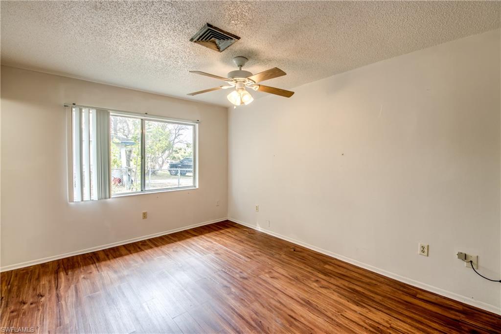 FOXMOOR PINES - Residential