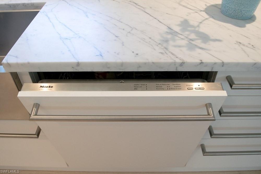 NAPLES PARK - Residential