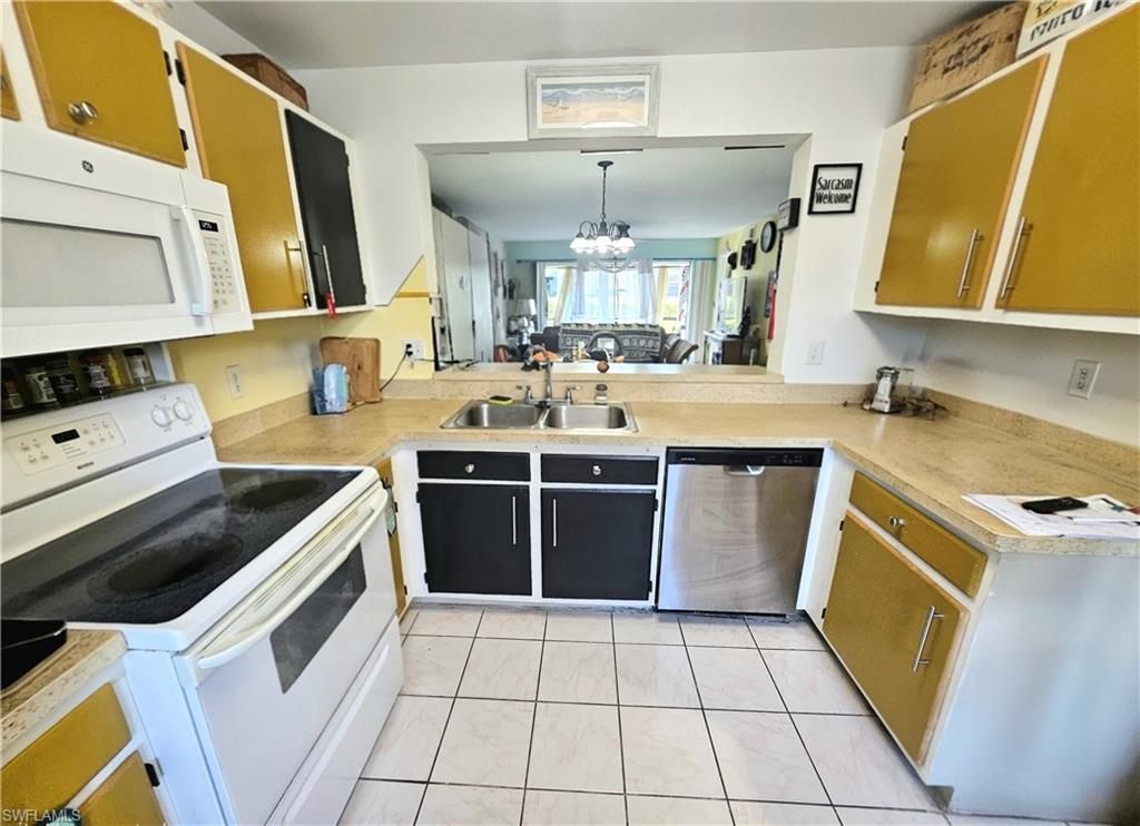 CANTERBURY VILLAGE - Residential Lease