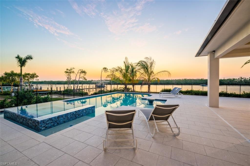 TOWN AND RIVER - Residential