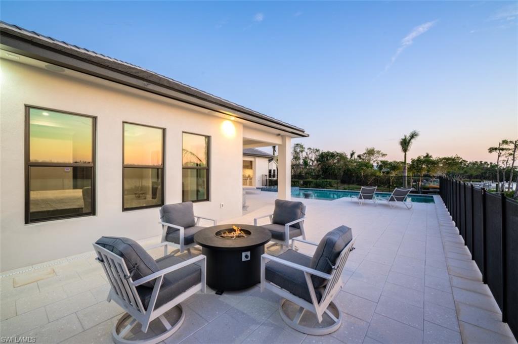 TOWN AND RIVER - Residential