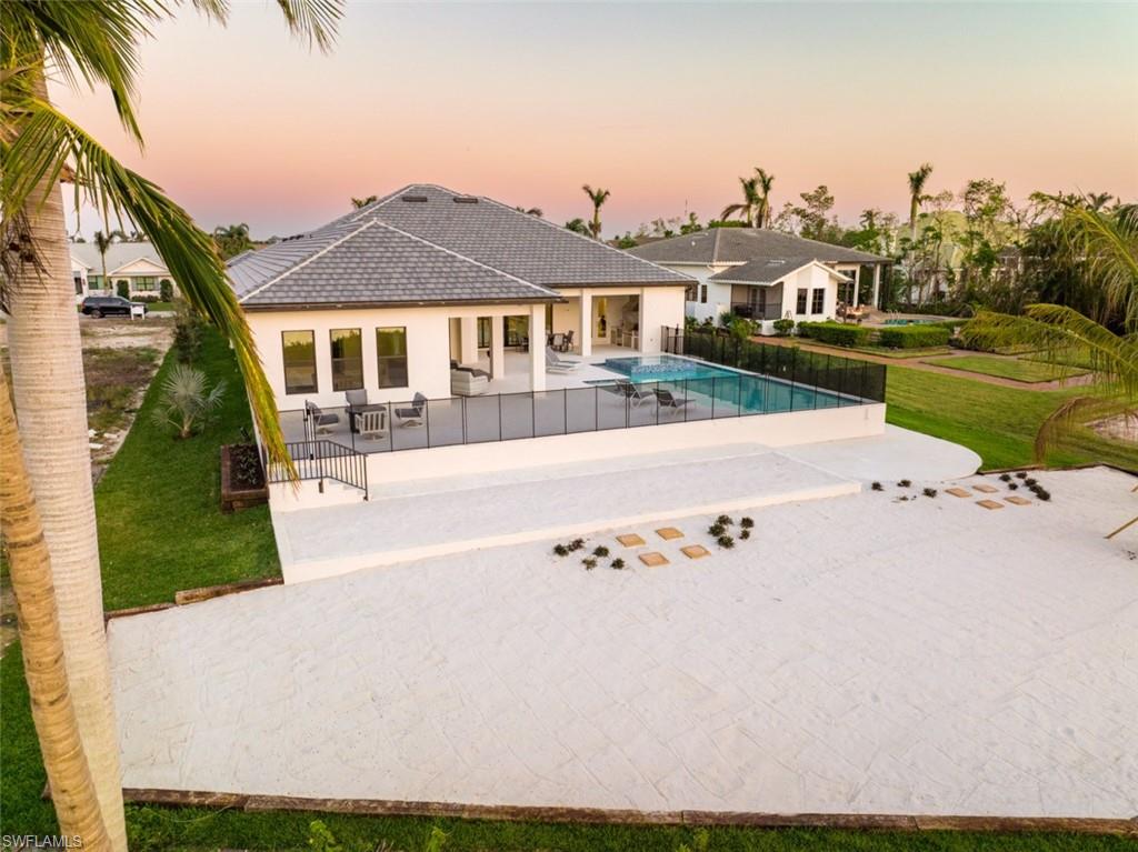 TOWN AND RIVER - Residential