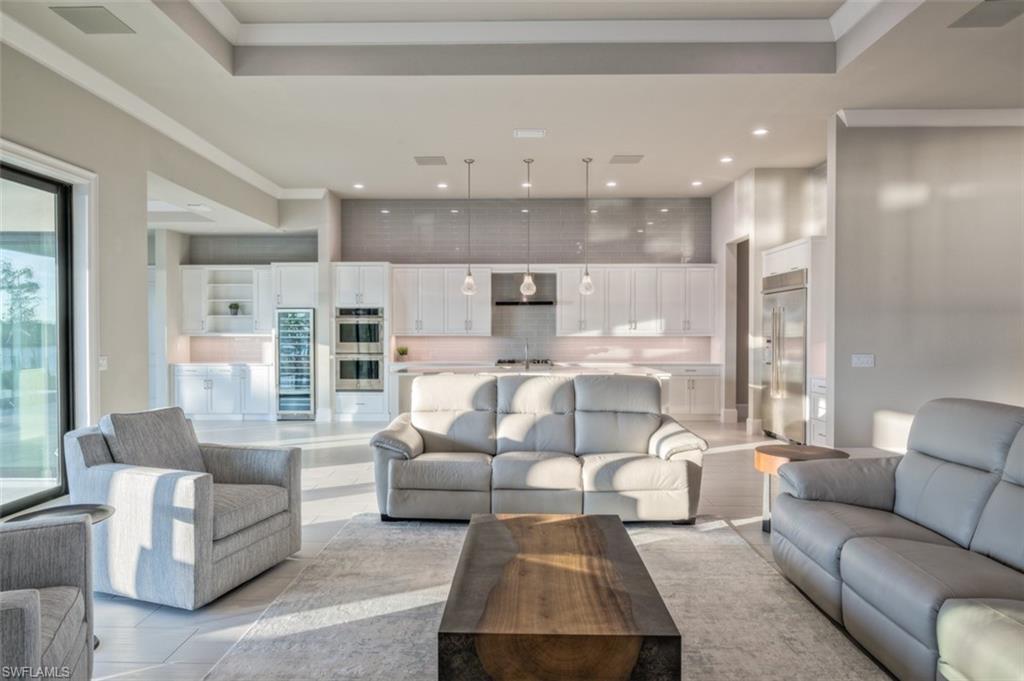 TOWN AND RIVER - Residential