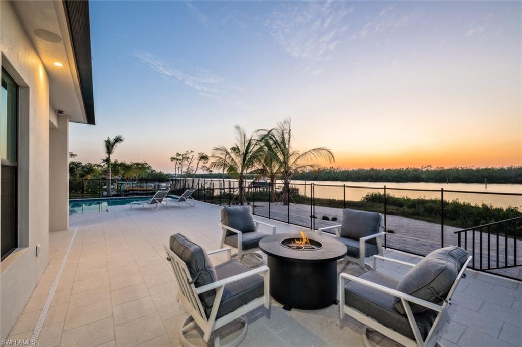 TOWN AND RIVER - Residential