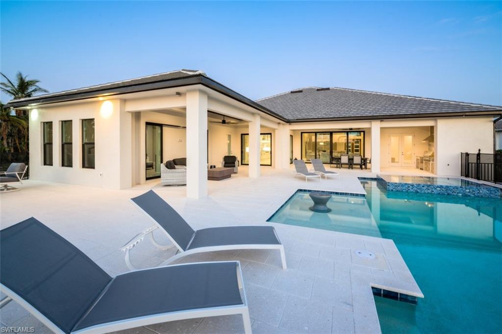 TOWN AND RIVER - Residential