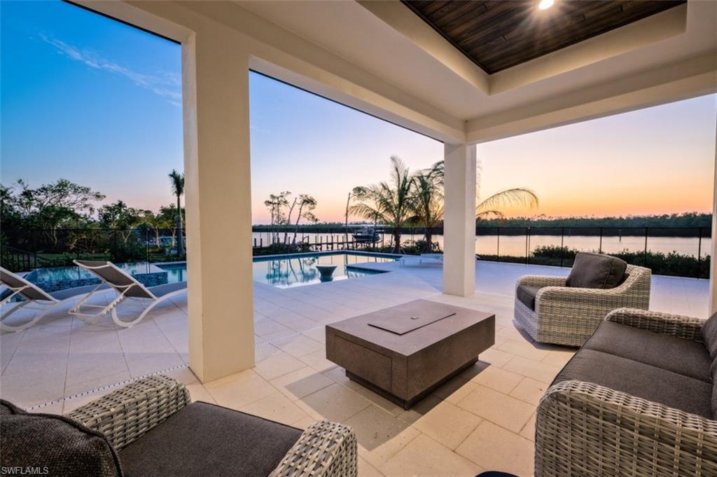 TOWN AND RIVER - Residential