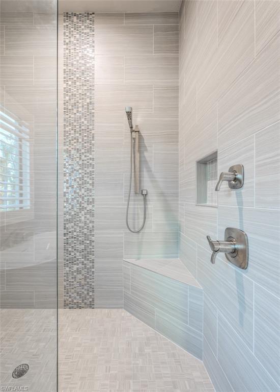 TOWN AND RIVER - Residential