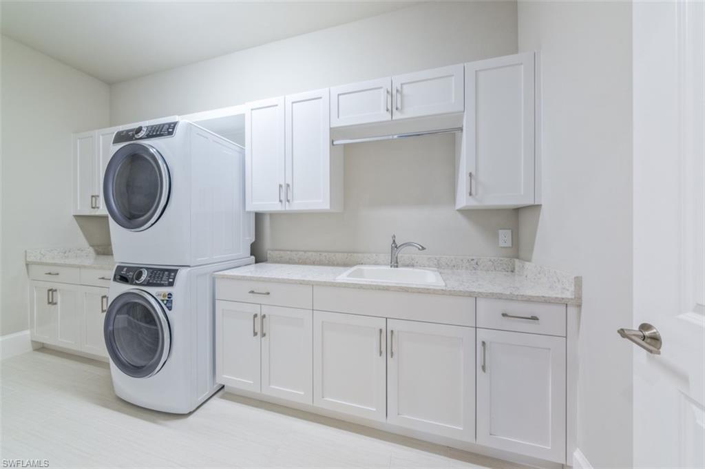 TOWN AND RIVER - Residential