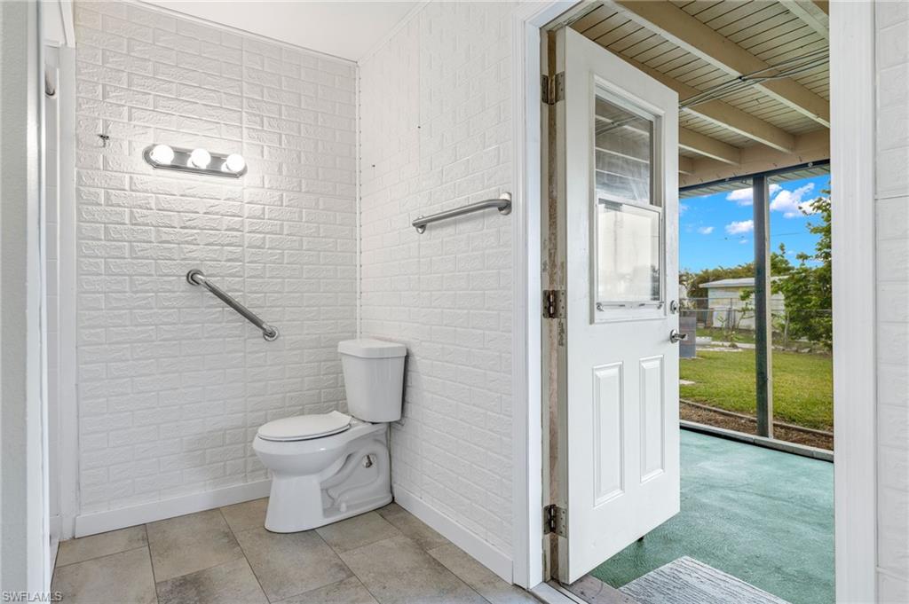 BERTS BAYSHORE MANOR - Residential