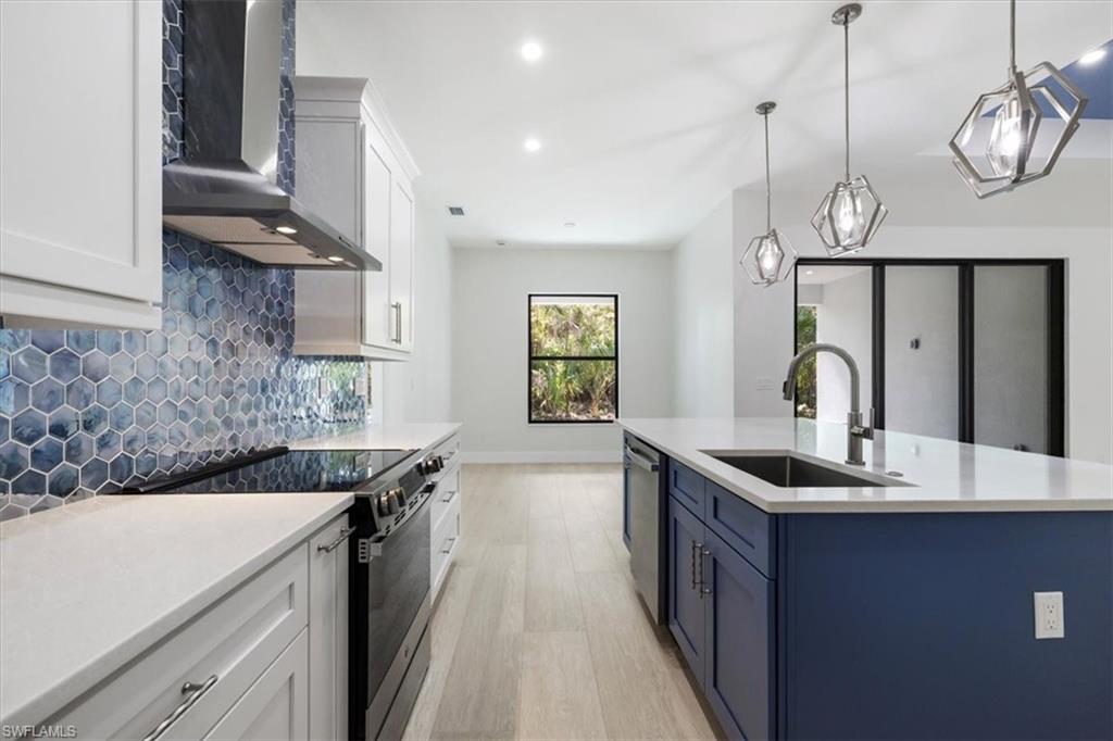 GOLDEN GATE ESTATES - Residential