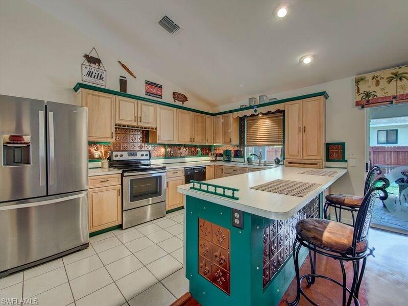 SAN CARLOS PARK - Residential