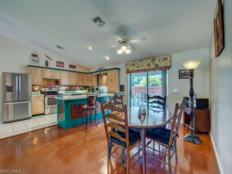 SAN CARLOS PARK - Residential