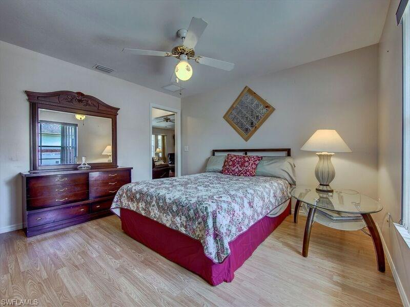 SAN CARLOS PARK - Residential