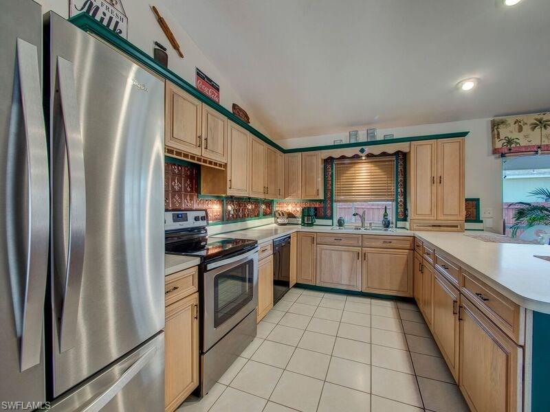 SAN CARLOS PARK - Residential