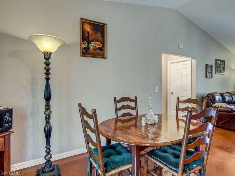 SAN CARLOS PARK - Residential