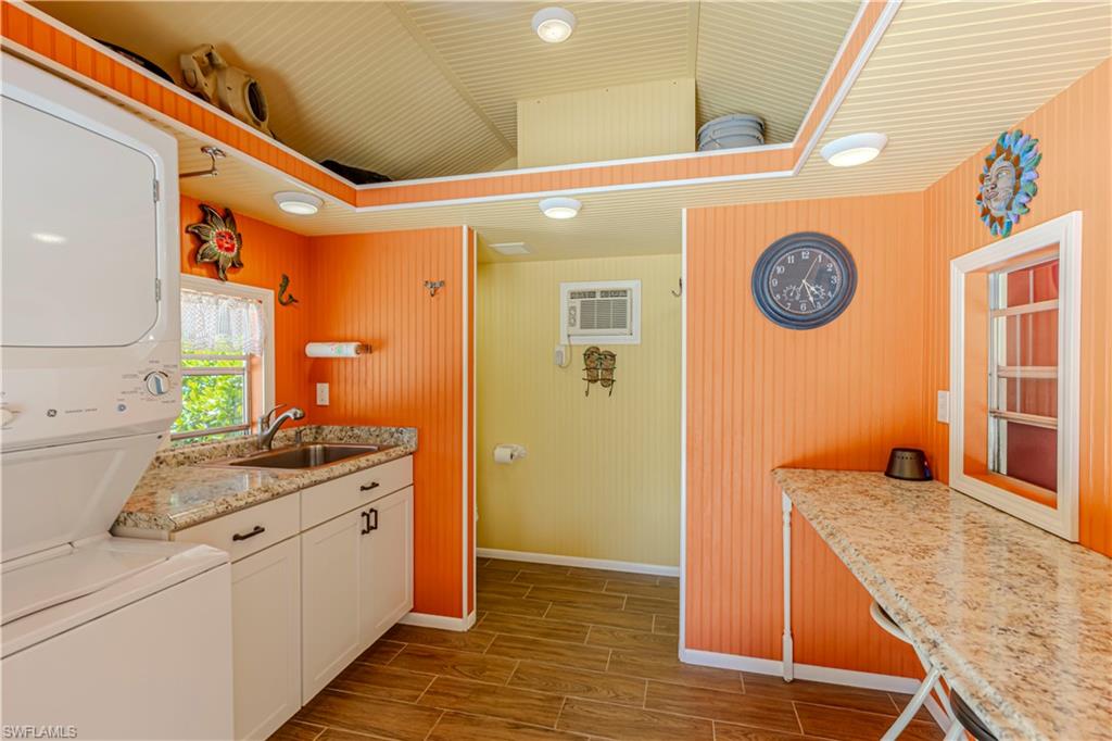 PELICAN LAKE RV RESORT - Residential