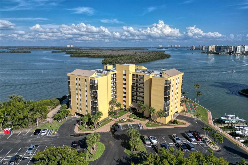 WINDWARD POINT CONDO - Residential