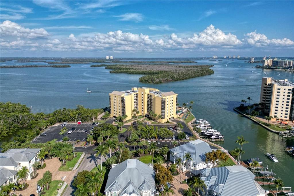 WINDWARD POINT CONDO - Residential