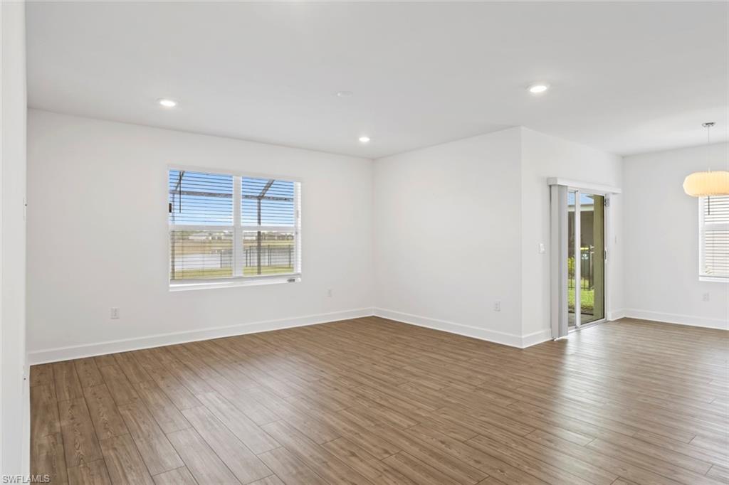 NORTHRIDGE - Residential