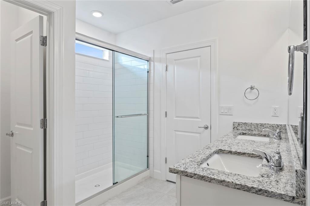 NORTHRIDGE - Residential