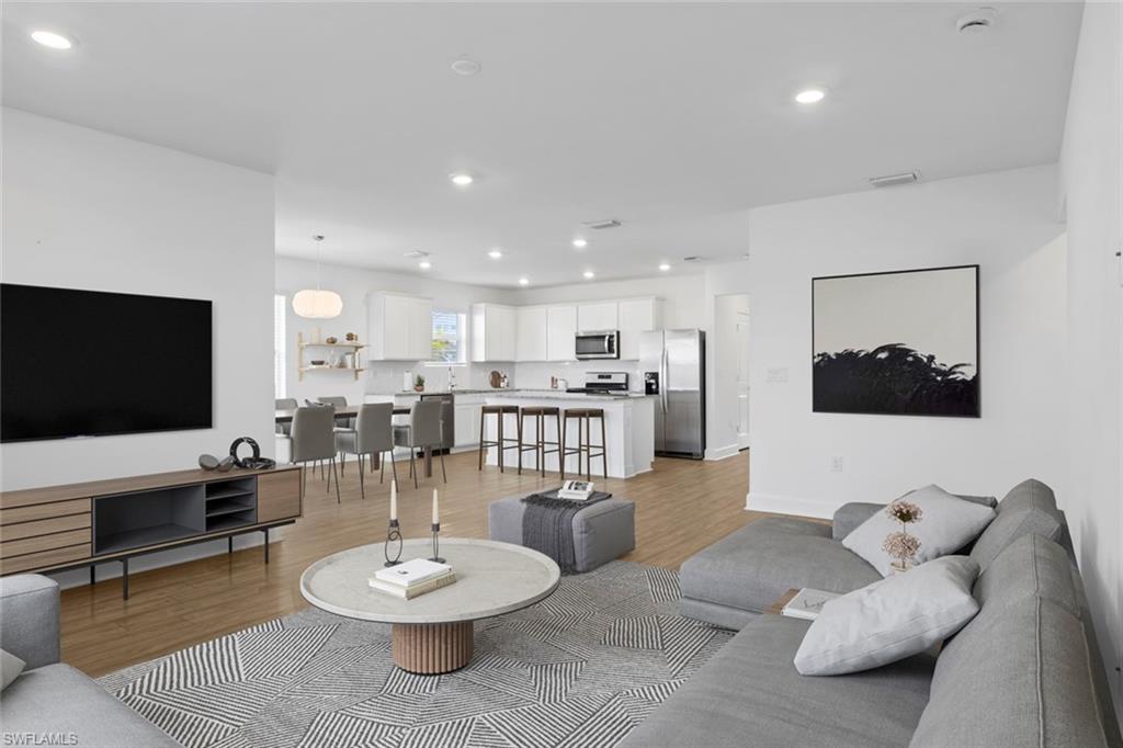 NORTHRIDGE - Residential