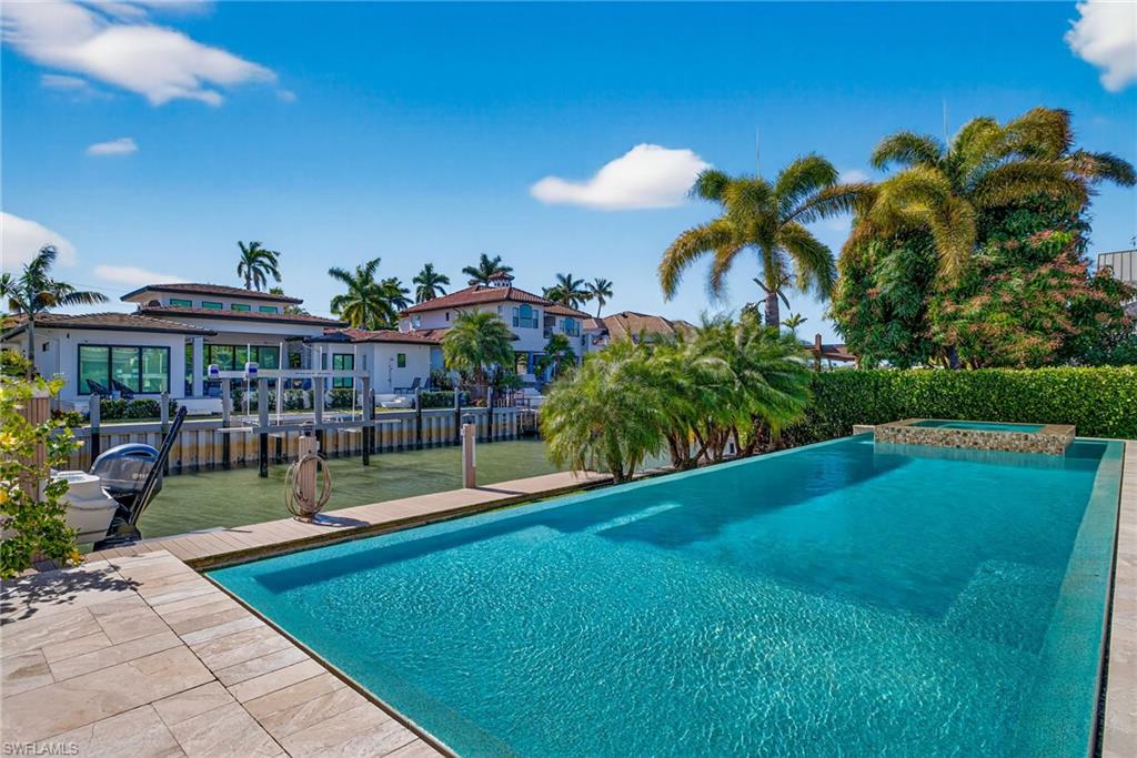 ROYAL HARBOR - Residential