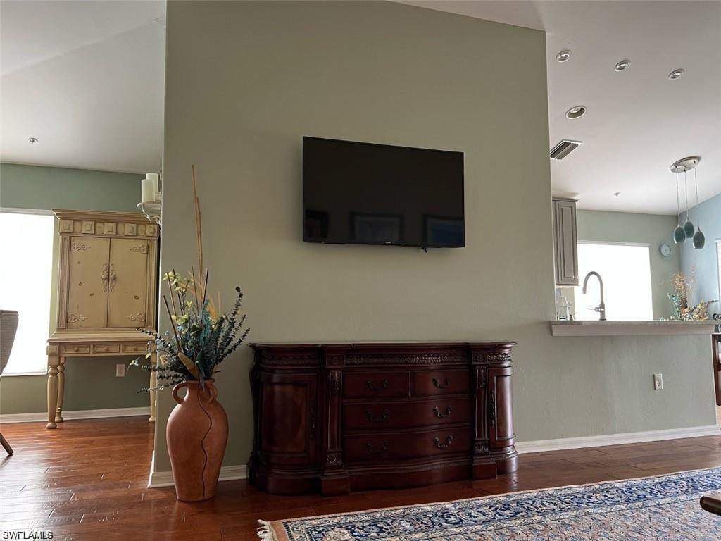 STRATFORD PLACE - Residential Lease