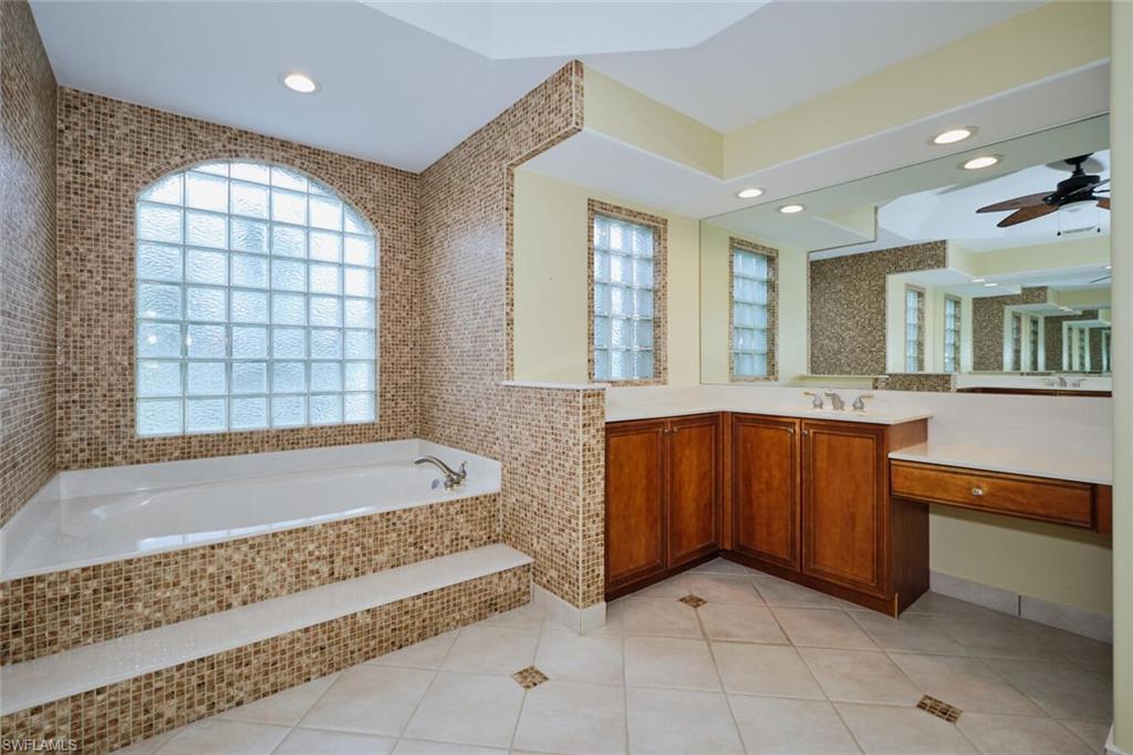 SATURNIA LAKES - Residential