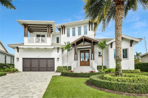 Photo of 689 Pelican CT, MARCO ISLAND, FL 34145 (MLS # 226038435)