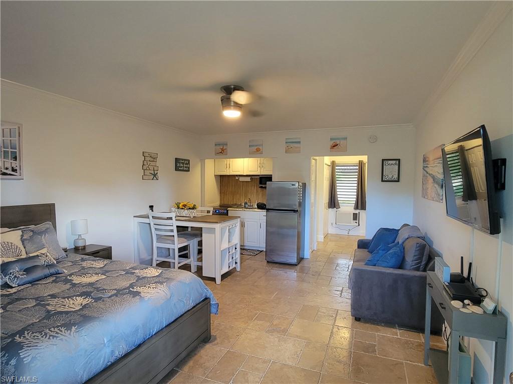 AQUARIUS APTS OF MARCO ISLAND - Residential