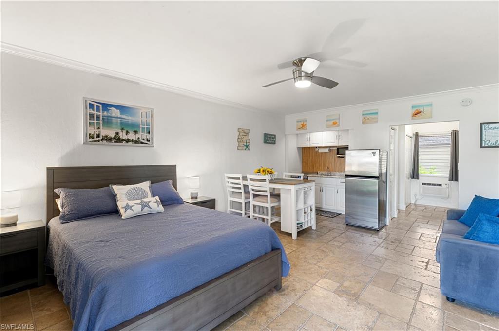 AQUARIUS APTS OF MARCO ISLAND - Residential