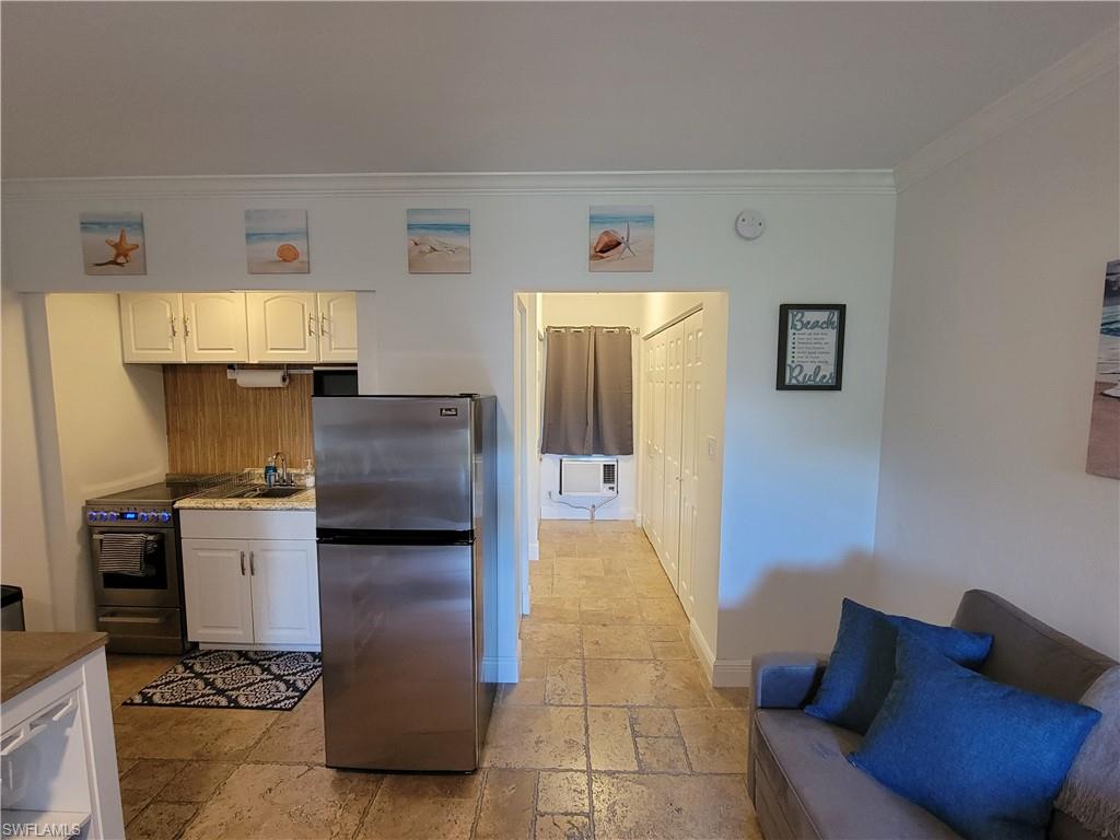 AQUARIUS APTS OF MARCO ISLAND - Residential