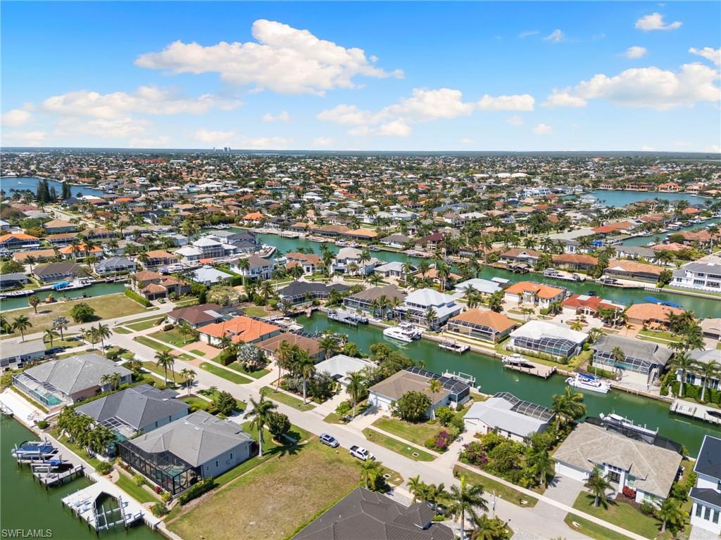 MARCO BEACH - Residential