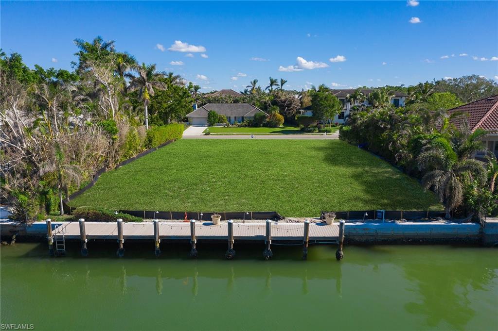 MOORINGS - Residential