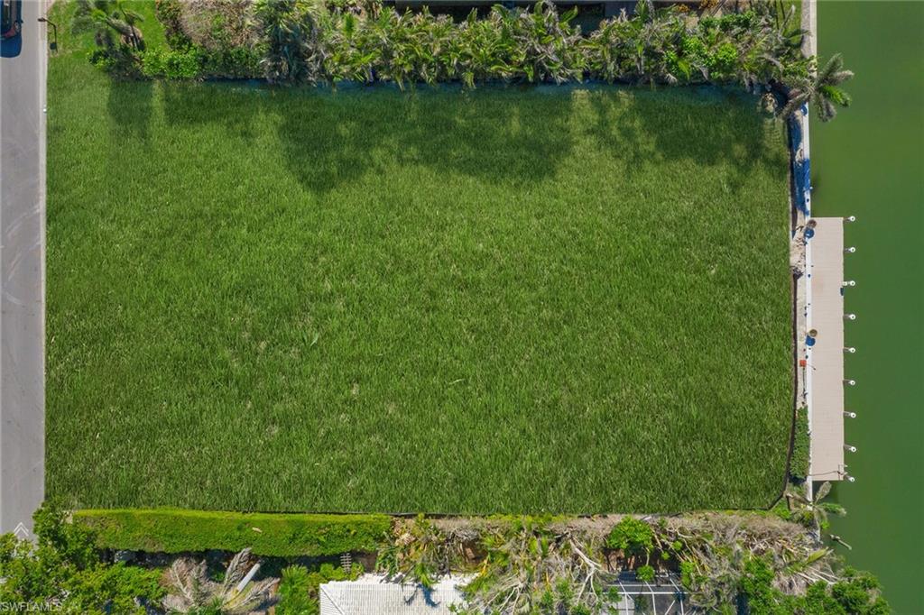 MOORINGS - Residential