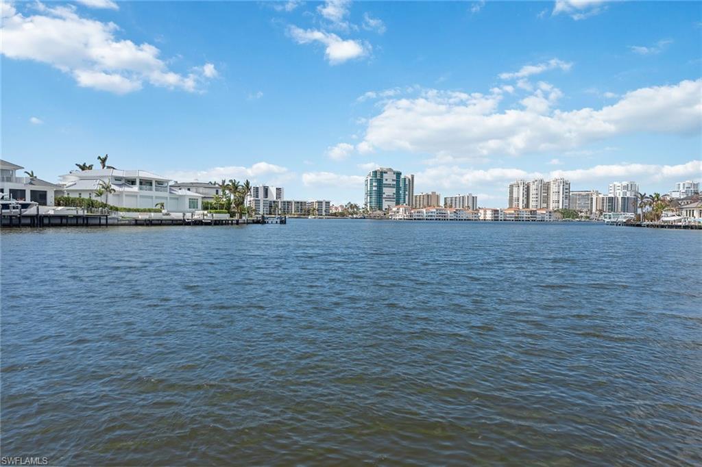 MOORINGS - Residential