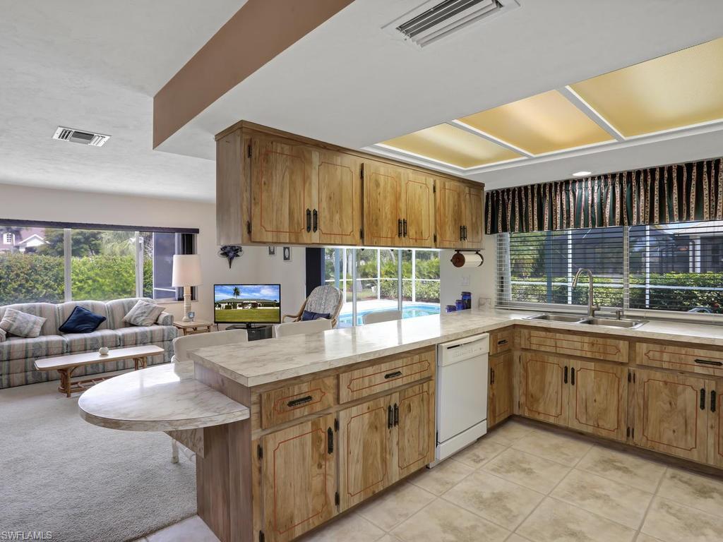 MARCO BEACH - Residential