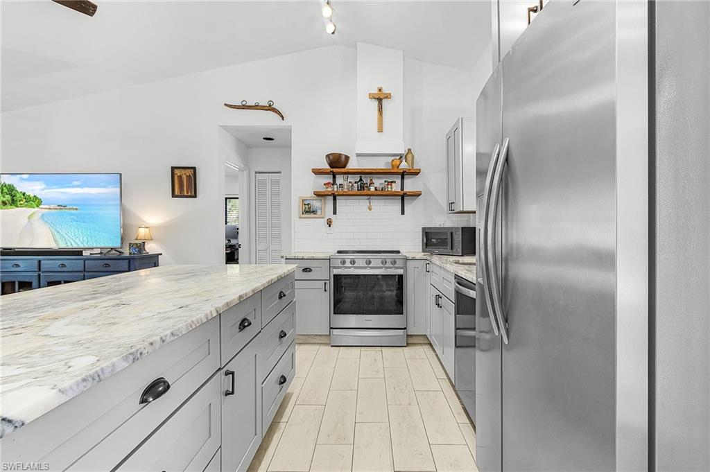 PINE ISLAND RIDGE - Residential